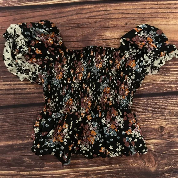 Women’s Floral Angie Twist Front Crop Top with Smock Back Size XL - Picture 6 of 6